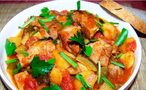 Carne cu legume